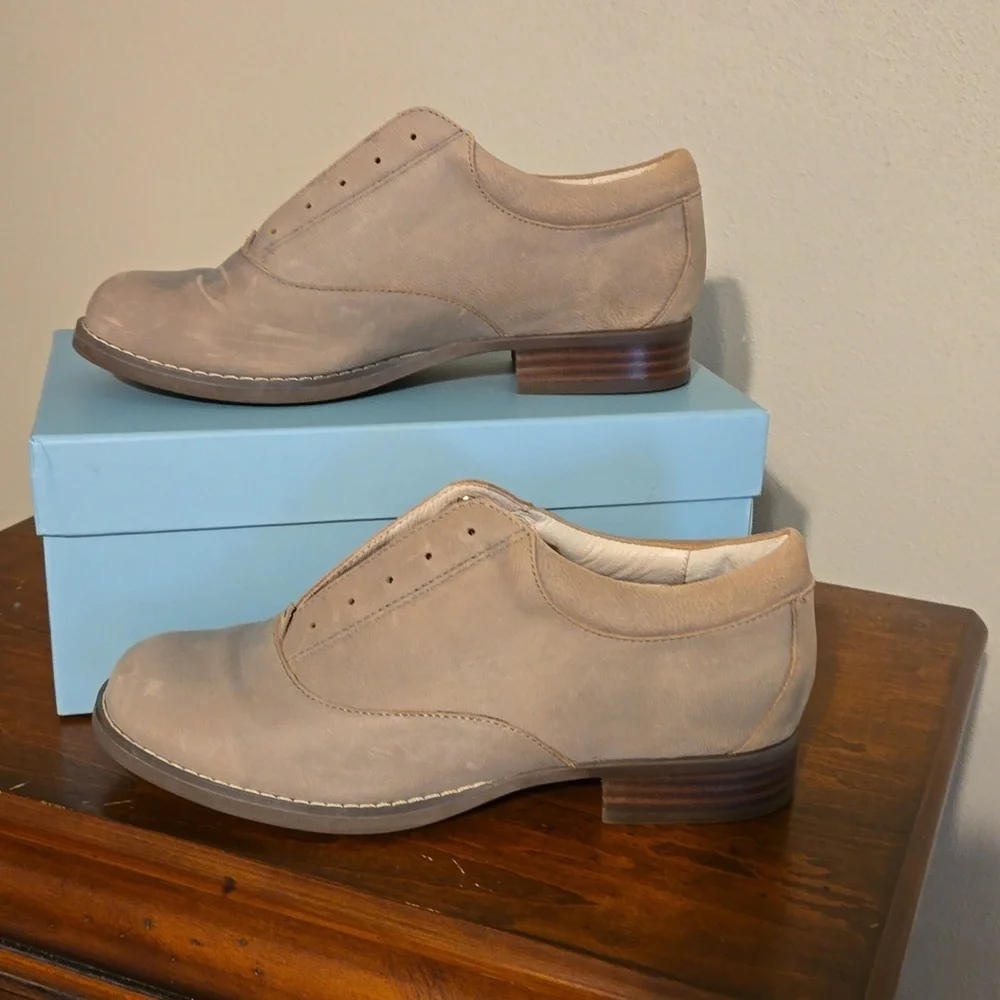Revitalign Bella shoe, 7.5, Smoke Grey, APMA accepted, removable insole - Picture 3 of 9